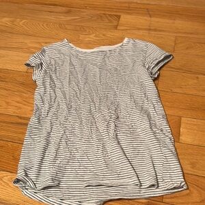 💜 H&M Striped Gray and white Top